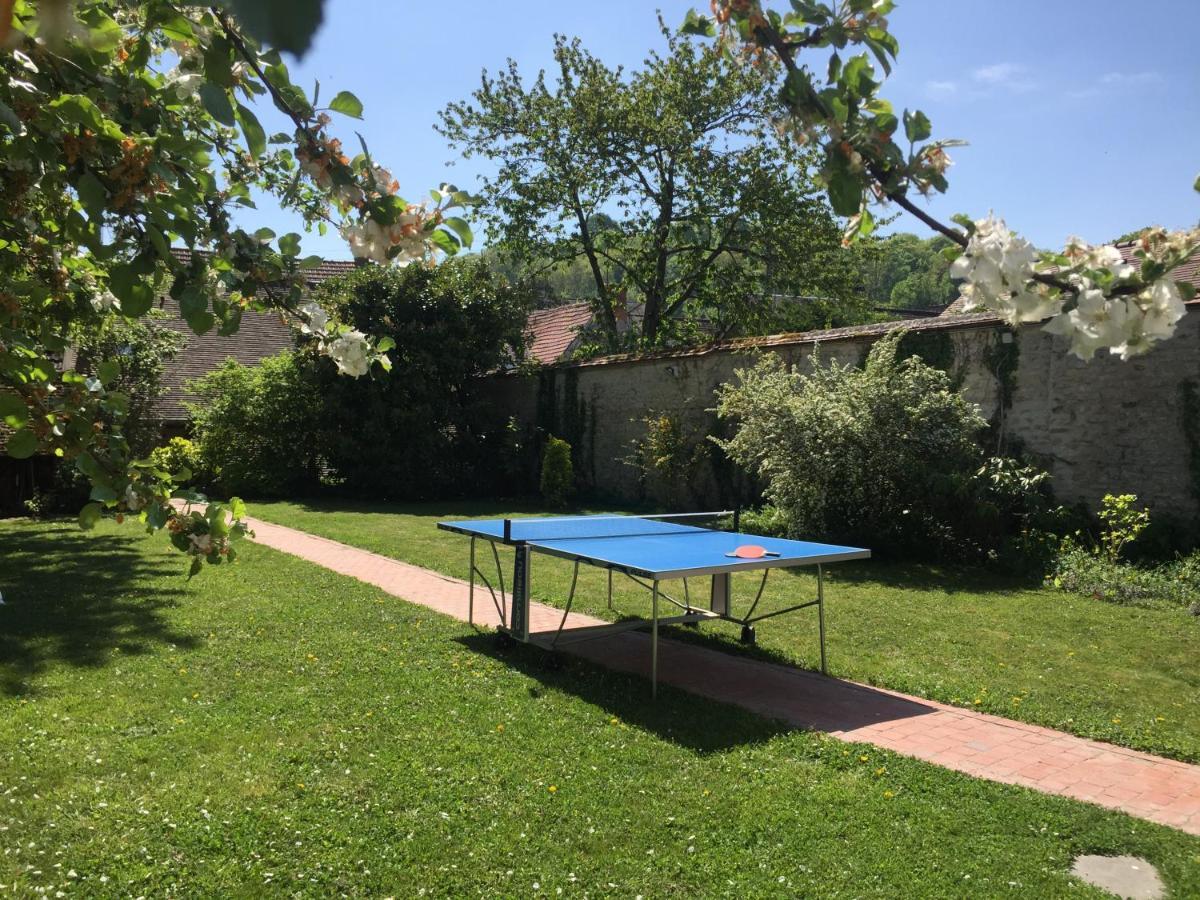 Les Gites Du Clos Saint-Martin Maule Exterior photo